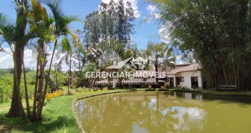 Casa Rústica de Luxo – Porteira Fechada – Divinópolis/MG  Exclusividade, natureza e segurança em um só lugar