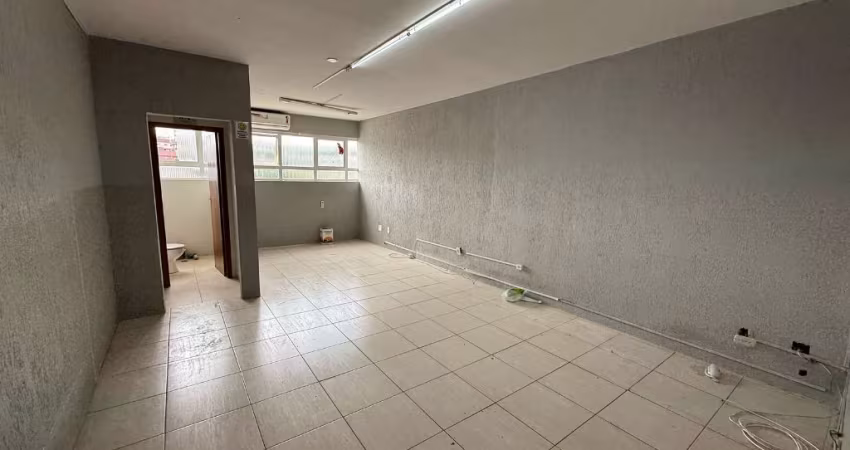 Aluga-se Sala comercial 35m2 na Av Salgado Filho - Ao lado do bosque maia