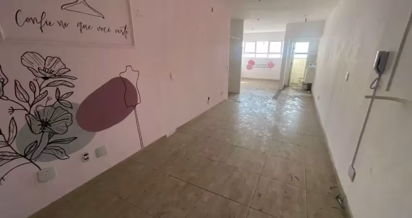 Aluga-se sala comercial 30m2 na av salgado filho - ao lado do bosque maia