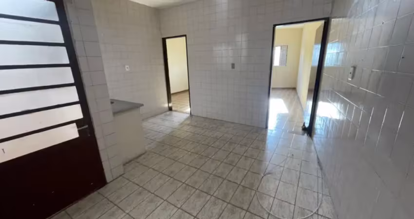 Aluga-se apartamento 2 dormitórios no jd almeida prado