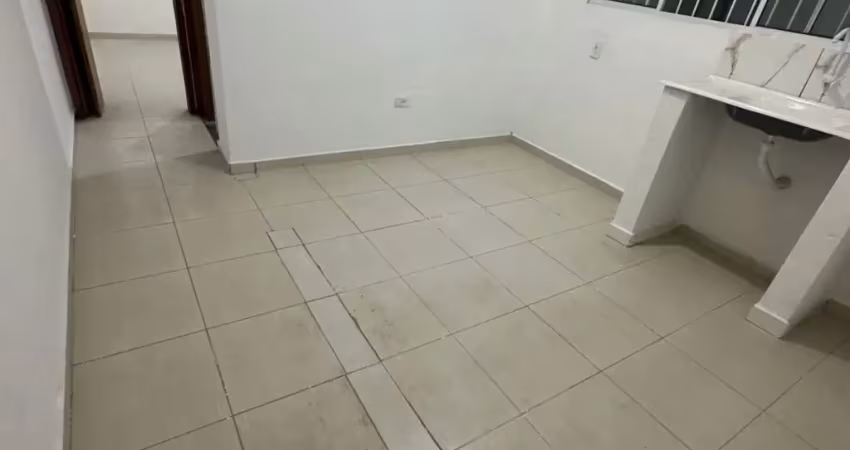Aluga - se casa de 02 cômodos no jardim jovaia em guarulhos