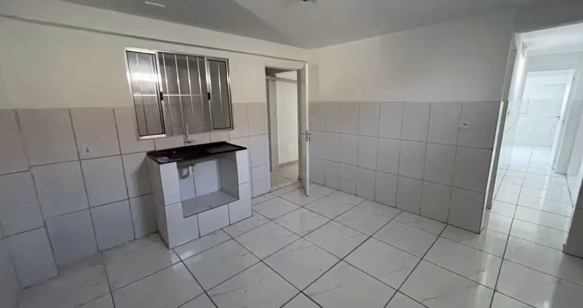 Aluga-se casa 3 cômodos no jd são paulo com vaga de garagem