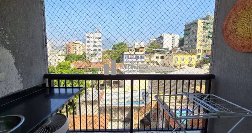 Apartamento espetacular com direito a laje, infraestrutura de clube a venda na rua 8 de dezembro. varanda, sala em 2 ambientes, cozinha americana, 2 quartos sendo 1 suíte, banheiro social, área de ser