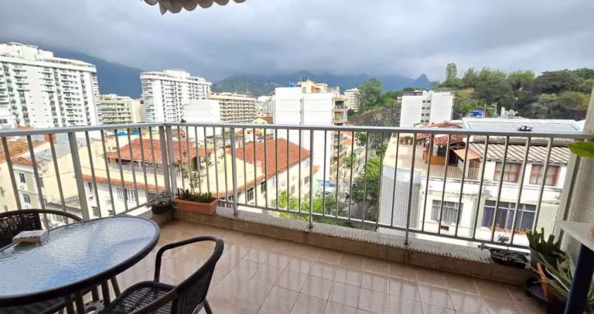 Excelente cobertura a venda na rua josé higino. varandão, sala ampla em 2 ambientes, banheiro social, 3 quartos, 1 suíte, ambos com armários e climatizados, cozinha espaçosa, área de serviço, 1 vaga d