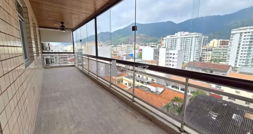 Cobertura espetacular a venda na rua aníbal de moreira, tijuca, rio de janeiro. área gourmet, piscina, varandão com cortina de vidro, 2 salas, 3 quartos, suíte, 5 banheiros, área externa