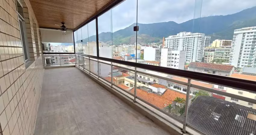 Cobertura espetacular a venda na rua aníbal de moreira, tijuca, rio de janeiro. área gourmet, piscina, varandão com cortina de vidro, 2 salas, 3 quartos, suíte, 5 banheiros, área externa