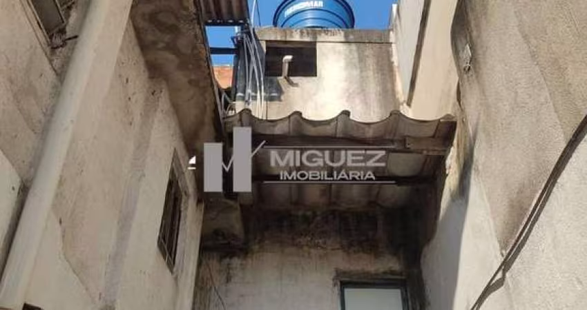 VENDO SOBRADO EM RUA BARÃO DE UBÁ. OPORTUNIDADE DE NEGÓCIO