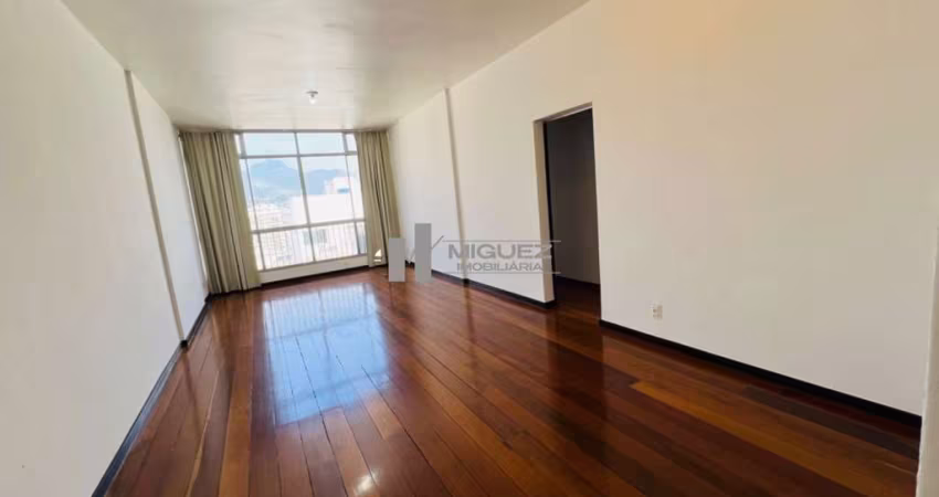 Apartamento à venda na Rua Campos Sales - Tijuca! São 4 quartos com aproximadamente 130 m²  de puro conforto para sua família.