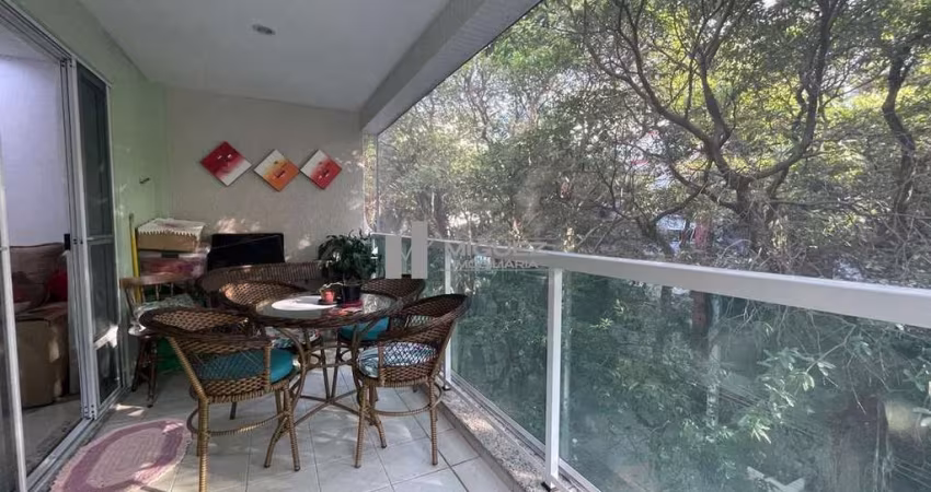 Apartamento à venda varanda, sala, 2 quartos e 1 vaga de garagem na Tijuca! Rua Araújo Pena!
