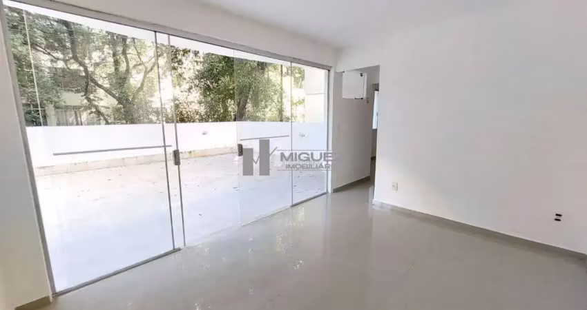 Casa a venda na rua afonso pena, tijuca! 2 salas, 5 quartos, suíte, terraço amplo, 2 vagas de garagem. do lado do metrô.