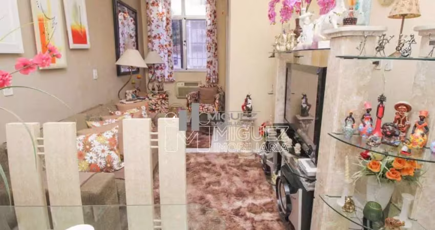 Apartamento a venda no grajaú, sala, 2 ótimos quartos, banheiro social, cozinha com armários, rua campinas um recanto