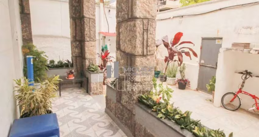 Casa à venda tijuca: 7 quartos, suíte e 3 vagas - professor gabizo