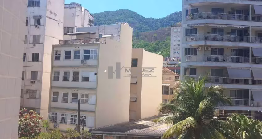 Apartamento à venda - 117², original 3 quartos, varanda, proximidades praça xavier de brito e metrô uruguai