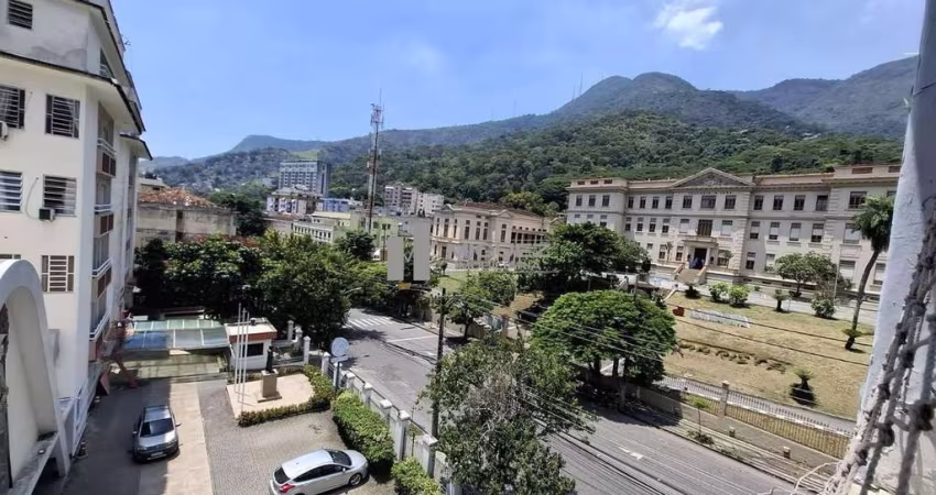 APARTAMENTO AMPLO COM VARANDA INTERNA E 2 QUARTOS NA RUA CONDE DE BONFIM