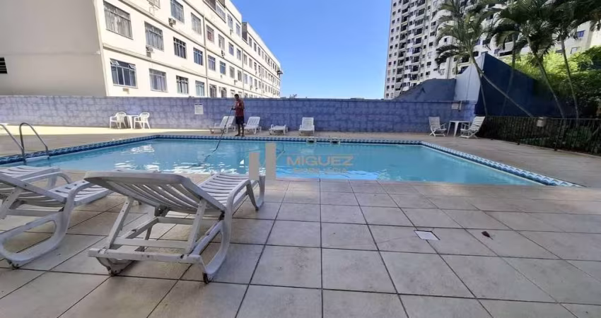 Apartamento a venda com varanda, 2 quartos, sala, cozinha, banheiro, Infraestrutura total e vaga no Condomínio Santa Amélia. No bairro da Tijuca