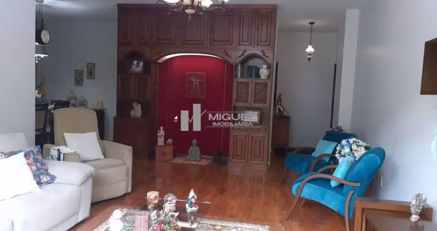 Apartamento a venda na Avenida Edson Passos - Alto da Boa Vista. Amplo, vista para o verde,  Sala em 3 ambientes com 3 quartos, cozinha espaçosa.
