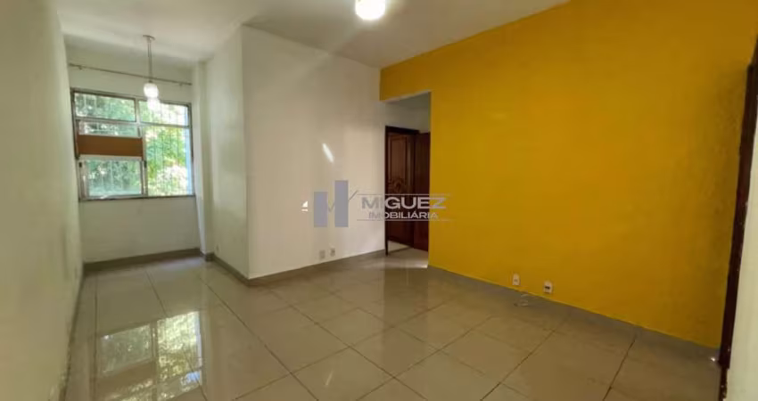 Rua Engenheiro Richard - Grajaú 2 quartos com vaga no condomínio