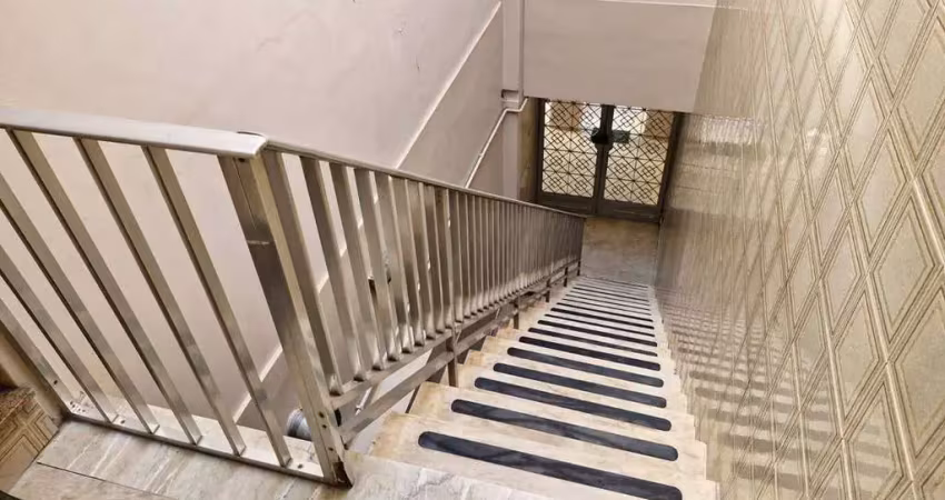 Casa à venda.rua visconde de itamarati, próximo a praça varnhagem, tijuca. 3 quartos, 2 vagas, piscina e churrasqueira. código 20127
