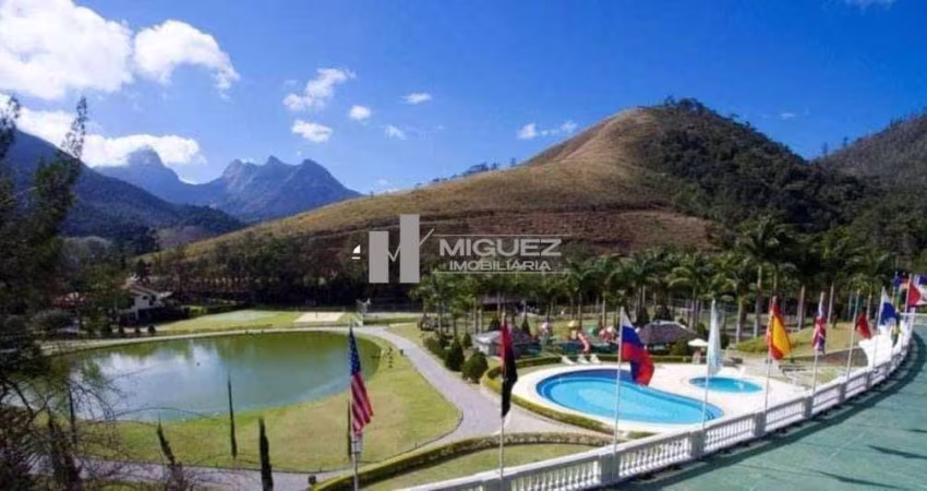 Casa à venda no Condomínio Parque das Rosas Clube Residencial - Teresópolis!