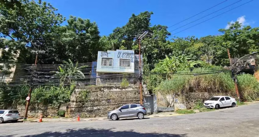 Rio comprido, rua santa  alexandrina, casa com 6 apartamentos e terreno com 6650m² de area total, 20 vagas de garagem