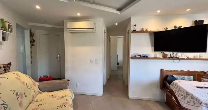 Vila isabel, apartamento à venda, varandão, 2 quartos com suíte e vaga em prédio com infraestrutura completa na 28 de setembro (melhor trecho).