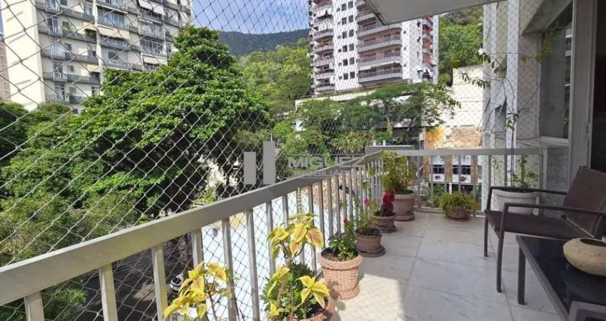 Apartamento a venda na Rua Itacuruçá, planta com 200m², Varandão, 04 quartos, 2 vagas, metrô!