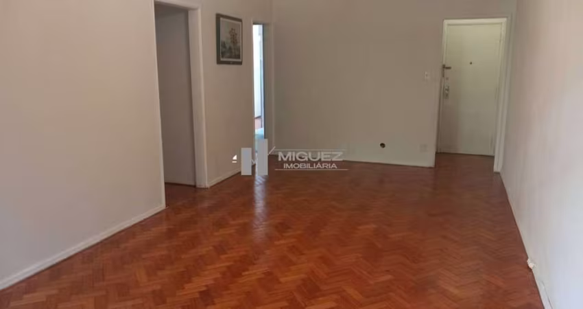 Apartamento a venda próximo aos Metrô Afonso Pena e São Francisco Xavier e todo comércio do Largo da Segunda Feira - Tres quartos amplos e garagem
