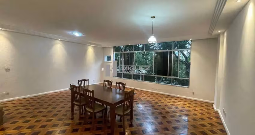 Apartamento à venda ( sala, 3 quartos, 1 vaga ) na Avenida Maracanã, apenas a 500 metros do Colégio Militar! São 160m² de puro conforto para sua família!