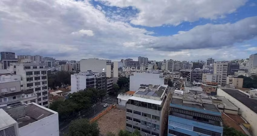 Apartamento à venda com 130m² - Próximo Metrô Afonso Pena 4 quartos, suíte e duas vagas - Na Av. Melo Matos próximo á todo comércio