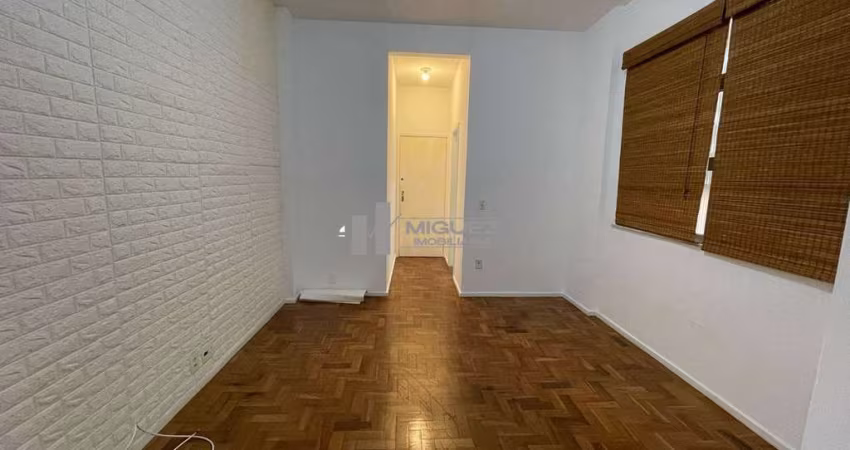 Apartamento a venda apenas uma quadra da Praça Afonso Pena, com 1 quarto em localização privilegiada na Tijuca - Rio de Janeiro