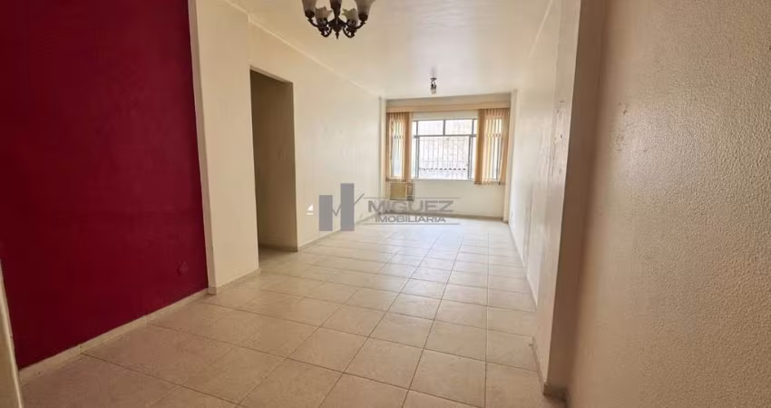 Rua Marques de valença, À 350m do metrô são Francisco Xavier. 1 sala, 2 quartos, 1 vaga de garagem.