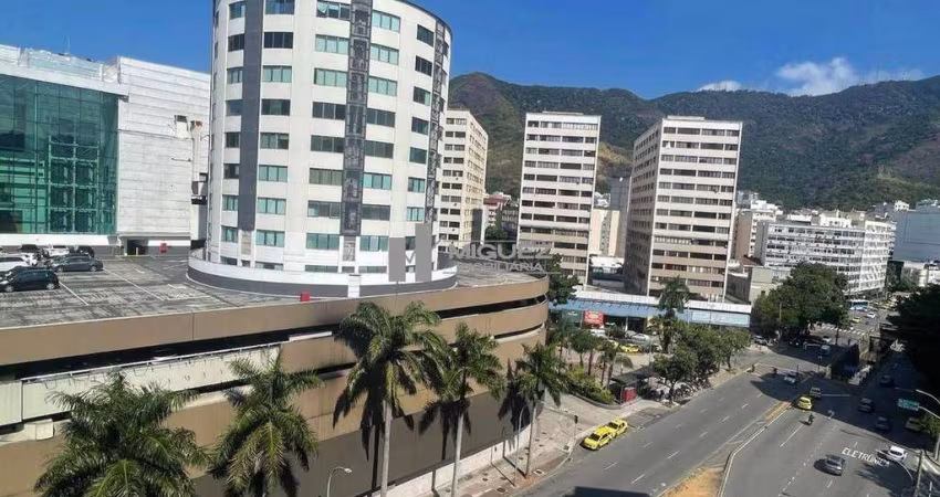 Apartamento para alugar debruçado no Shopping Tijuca! Sala 2 quartos com 1 vaga!