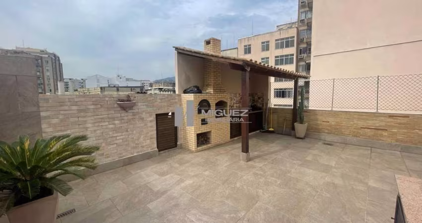 Cobertura linear à venda salão 3 quartos terraço gourmet com aproximadamente 175m² apenas 100 metros do Colégio Militar e 190m² do Colégio Pedro Segundo. Localizado na Rua General Canabarro no bairro 