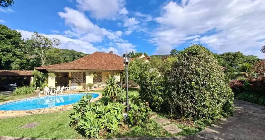 Casa paradisíaca à venda com 5 quartos em meio a floresta da tijuca - bairro do itanhangá