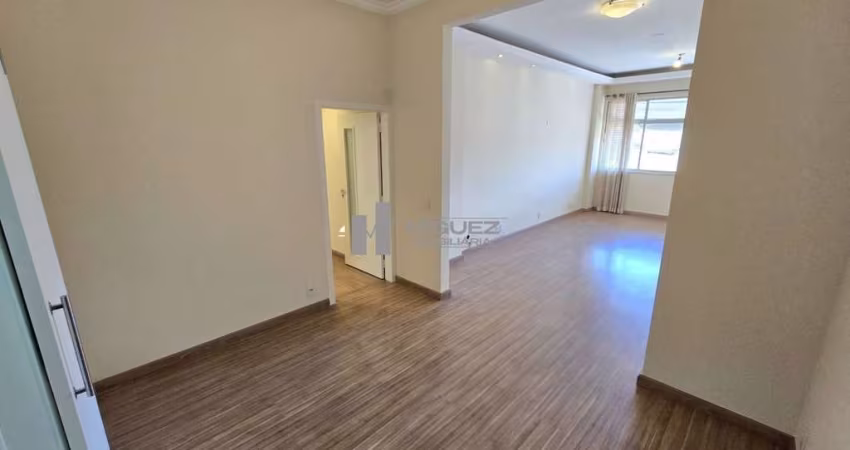Apartamento para locação Rua Uruguai - Sala, 3 quartos, 2 banheiros sociais, copa cozinha com armários planejados, dependências completas - 1 vaga na escritura- 120 m² -