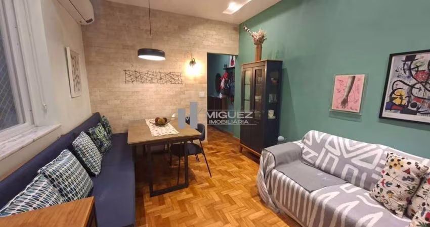 Espetacular apartamento a venda - sala, 2 quartos, banheiro social, dependências completas - Rua Barão de Itapagipe - bairro Tijuca