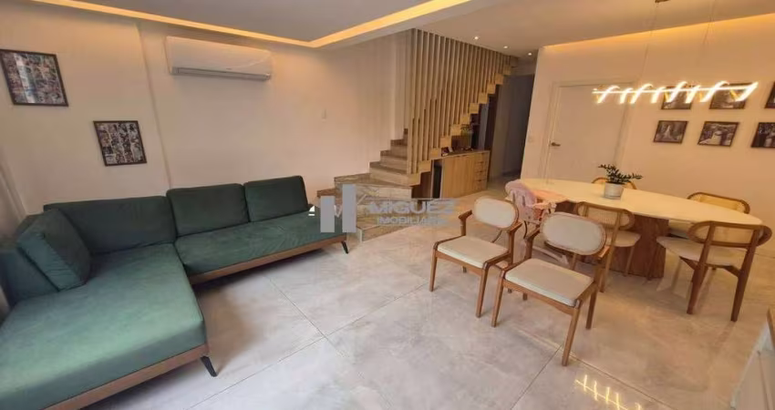 COBERTURA DOS SONHOS À VENDA NA TIJUCA! Na charmosa Rua Guaxupé, a poucos metros do metrô Uruguai, essa cobertura duplex com aproximadamente 200m² que une conforto, elegância e localização privilegiad