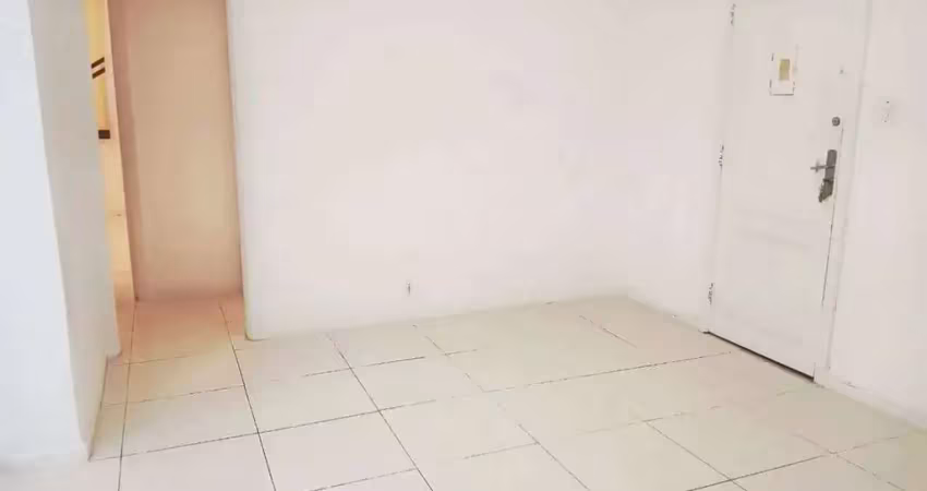 Apartamento a venda, sala, 2 ótimos quartos, dependências completas, rua jorge rudge, vila isabel