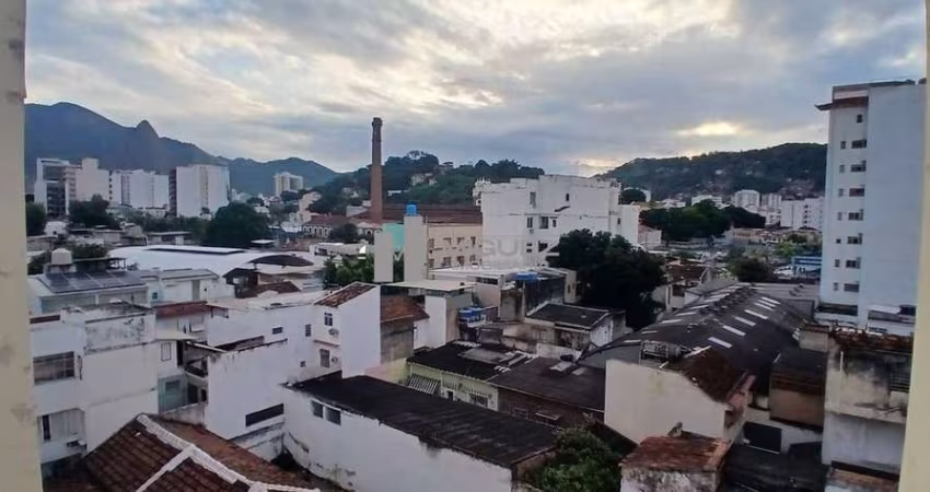Apartamento à venda Rua Araújo Lima - sala, dois quartos , dependência completas e área de serviço, 1 vaga de garagem