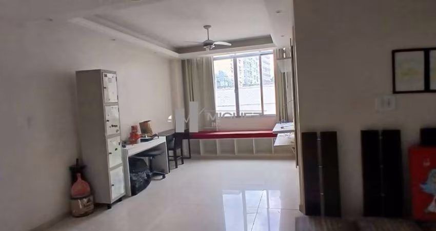 Apartamento à venda localização privilegiada Praça Saens Pena, Sala em dois ambientes, 3 quartos 1 suíte 1 vaga de garagem