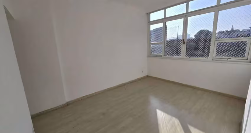 Amplo apartamento a venda de 90m² - av. paulo de frontin, 3 quartos, sala em 2 ambientes, copa-cozinha, dependência completa, vista livre, sol da manhã e 1 vaga na escritura.