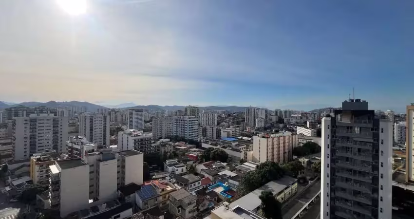 Cobertura duplex a venda no méier, vista panorâmica com 140 m², 2 vagas na escritura, varanda, 3 quartos sendo 1 suíte, sala em 2 ambientes, cozinha com armários planejados,banheiro social, terraço co