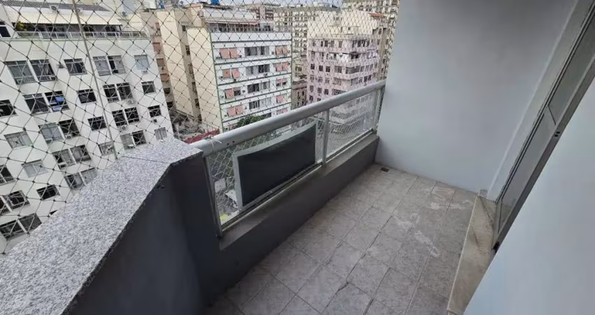 Tijuca! apartamento com varanda, 2 quartos (1 suíte), vaga na escritura, prédio com porteiro 24 horas – ao lado da praça afonso pena e do metrô!