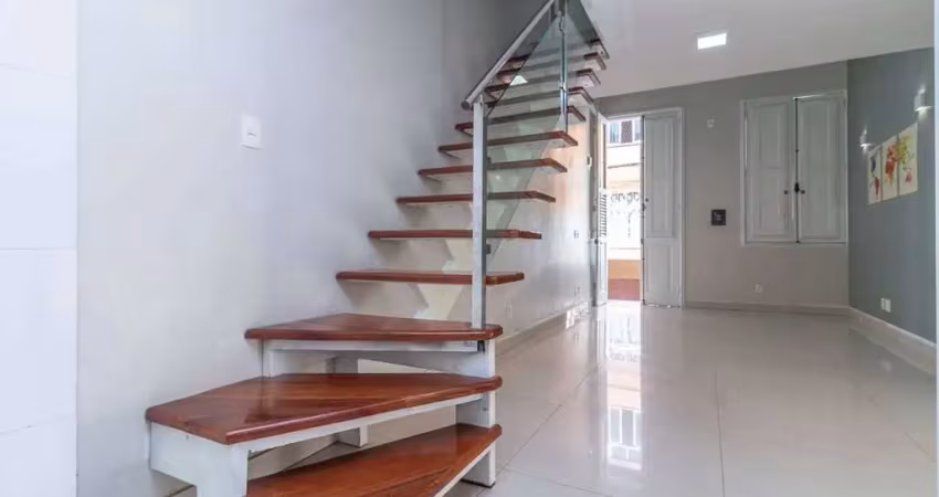 Tijuca - oportunidade!!! casa de vila à venda, totalmente modernizada, 3 quartos, área gourmet, hidromassagem e 1 vaga. 700 metros do metrô saens peña e tijuca tênis clube..