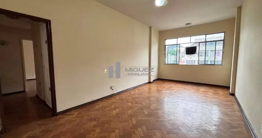 Apartamento à venda rua haddock lobo próximo ao clube municipal, salão 3 quartos dependência completas 1vaga de garagem
