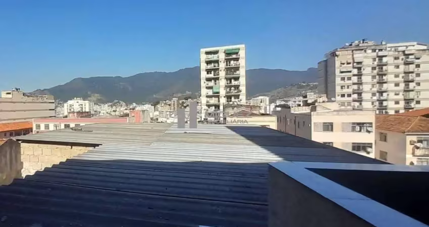 Casa de vila à venda - vila isabel, rua conselheiro otaviano, 02 quartos, vila tranquila com 6 imóveis, acesso somente à moradores, final da rua luís barbosa, junto a comunidade, terraço, oportunidade