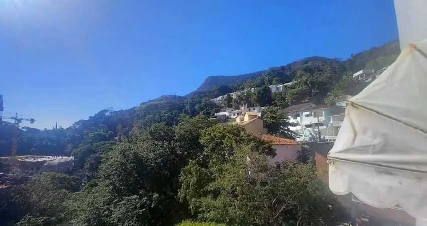 Apartamento à venda, tijuca, área nobre, rua prof. hélion póvoa junto a rua itacurucá, 04 quartos, suíte, vista espetacular, varandão, 03 garagens, farto lazer