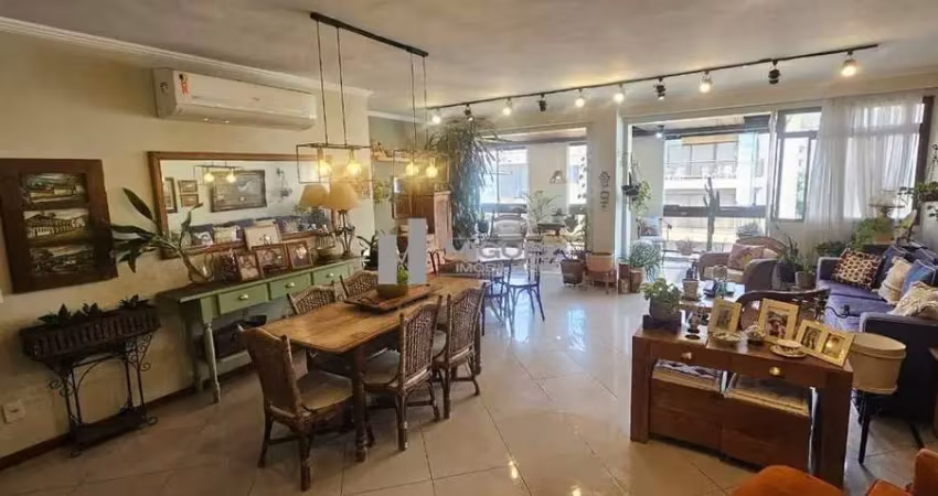 Cobertura à venda na rua dona delfina, com 266m², 4 quartos (3 suítes), varandão, piscina e churrasqueira. localização privilegiada, a poucos metros do metrô uruguai. imóvel exclusivo, agende sua visi