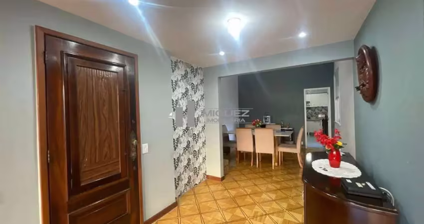 Apartamento à venda na tijuca! sensação de casa!! são aproximadamente 150m² de puro conforto na rua carmela dutra, salão em 4 ambientes, 4 quartos, sendo 1 suíte com closet, copa cozinha com armários 
