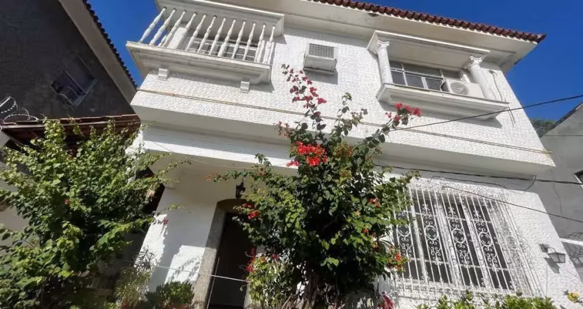 Próximo praça xavier brito, casa a venda, com 04 quartos, 330m2 de conforto. sensacional !